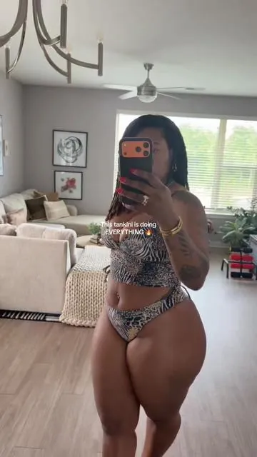 BABYYYY this tankini just made me understand why people buy multiple swimsuits for one trip 😭🔥 The fit is EVERYTHING. It’s supportive in the chest, flattering on the stomach, stretchy, adjustable on the sides, and still gives sexy without feeling overexposed 😮‍💨 The print is sooo good in person and the material feels expensive. If you’ve been looking for a swimsuit that actually makes you feel confident when you put it on… THIS IS IT. Don’t wait because this one is absolutely gonna sell out 🔥 #tiktokshopcreatorpicks #tiktokshopmothersday #tankini #summerset #vacationoutfits 