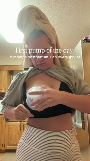 Good morning to everyone except my painfully full boobs ✋🏼