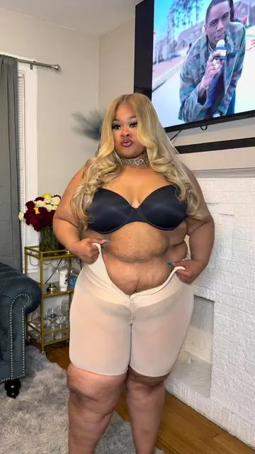 New shapwear alert ft @FeelinGirl LLC 