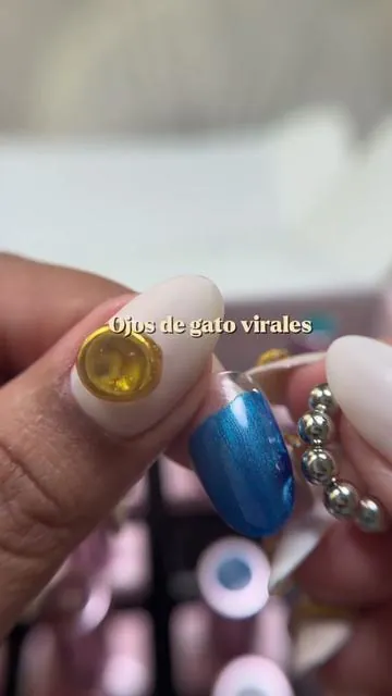 Los ojos de Gato más virales de todo TikTok 🙋🏽‍♀️❤️ lo necesitas ya  Son de la marca @Beetles Nail Boutique y son mis favoritos  #beetlesnailboutique #beetlesnailpolish #manicurista #nailart  