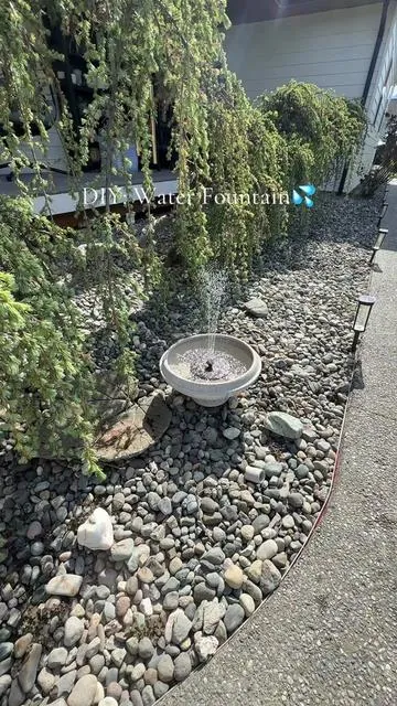 DIY : Water Fountain 💦 Solar Powered Waterfountain ~ #waterfountain #DIY #solar #solarwaterfountain 