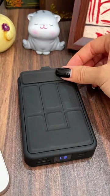 ¡Mantén tus dispositivos cargados con este power bank eficiente y con estilo! #PowerBank #tiktokshopstockup #regaloparadíadelamadre #RefreshedLook #regaloparadíadelamadre