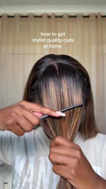 I always struggled to get these type of stunning curls until i got these heartless curlers! It’s so freakin easy now! Just roll up, go to sleep, and wake up with bombshell curls 🙌🏾 i also don’t add any product to my hair. It was just freshly washed and blowed dried.  #heatlesscurls #heatlesshairstyles #heatlesscurlsovernight #heatlesscurlstutorial #curlyhairroutine 