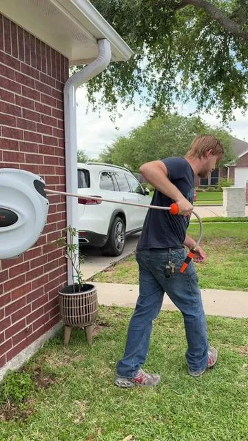 130 ft AND retractable 🙌🏻 10/10 would recommend 💦🌱 #vevor ##gardenhose##frontyard##freesample##upgrade