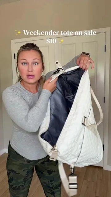 The largest and most reliable travel bag I’ve bought. It’s gotten me through hospital stays, vacations and weekend getaways! Don’t miss this sale! #hospitalbag #hospitalbagessentials #weekenderbag #packwithme #carryon 