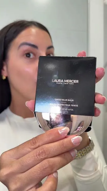 Wow nunca había probado un producto como este tan exelente!! @Laura Mercier #lauramercier #tintedbalm #tintedmoisturizer #makeupnomakeup #tiktokshopcreatorpicks 
