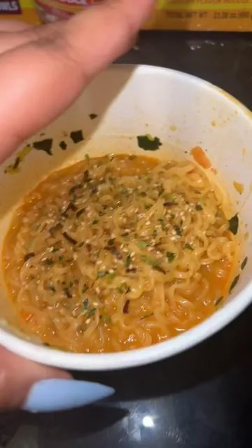 I just be trying stuff😂😂🦞 #lobster #noodles #ramennoodles #fyp #jassscasssh 