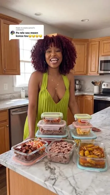 Replying to @anaïca previl Premium Glass Food Storage Containers 8 Pack Stackable Square Design with Airtight Lids Green Rectangle Safe for Oven Microwave Freezer High Temperature Durable Kitchen Utensils #SummerVibes ##haitientiktok##haitiennetiktok🇭🇹🇭🇹🇭🇹🇭🇹😍😍😍😍##haitiantiktokers509🇭🇹##fyp 