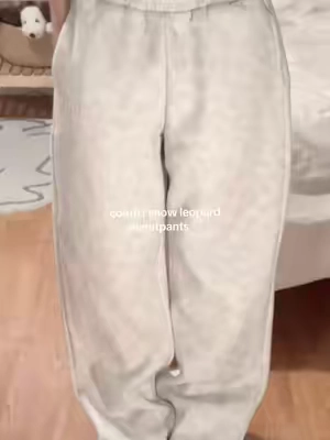 the comfiest sweats ever <3