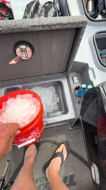 This ice maker is the bomb!! 