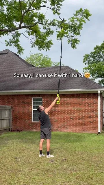 One of the most useful yard tools I’ve ever owned. #polesaw #seese #chainsaw #seesesuperbrandday 