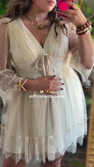 This dress but for family photos 🥰 
