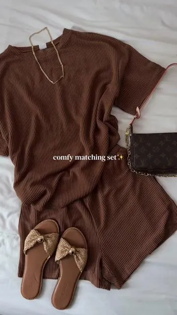 a cute matching set to throw on when you don’t know what to wear 🤭sandals or sneakers it looks cute regardless🤎🤏🏻 #loungeset #comfycasual #casualoutfits #tiktokshopcreatorpicks 