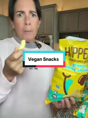 Gluten free and vegan! Fun airy crunchy cheddar explosion #hippeas #tiktokshopcreatorpicks #vegan #newdropsforyou #SummerVibes