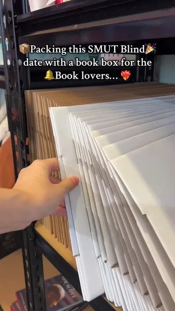 Calling all book lovers🎁 If you love mystery and cozy vibe, this is your sign🎉 40% OFF this weekend⚠️⚠️⚠️#blinddatewithabook #asmr #mysterybox #bookbox #packingorders 