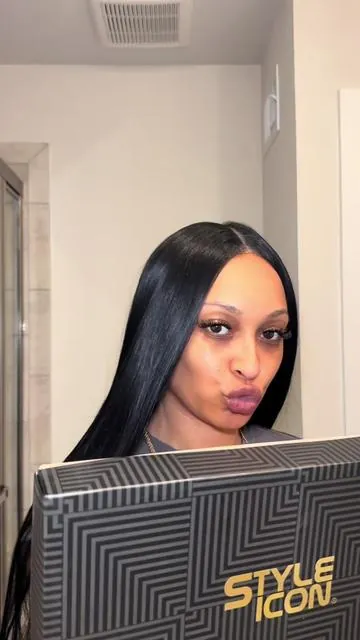 Glueless 9x6 lace, synthetic wig! She’s definitely for a good time if not a long time 🙌🏼😍 #fyp #viral #review #summervibes #wig @Style Icon Hair 