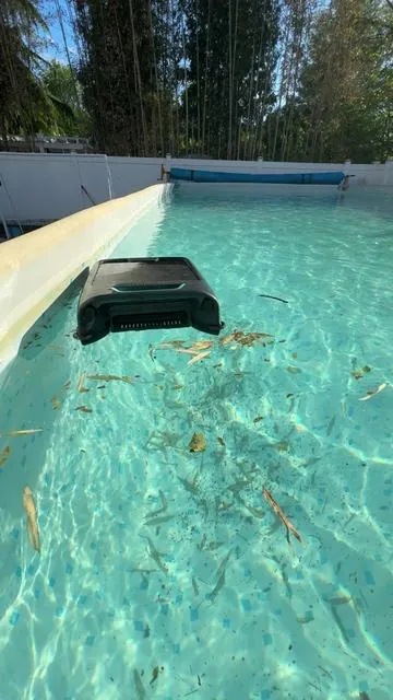 🤖🌊 best decision of my life!! #poolcleaner #poolrobot #poolvacuum #poolskimmer #tiktokshopspringglowup 