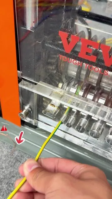Themostsatisfyingwaytogetperfectbarecopper!✨🔌#vevor#wirestripping#copperrecycling#satisfyingtools#scrapper 