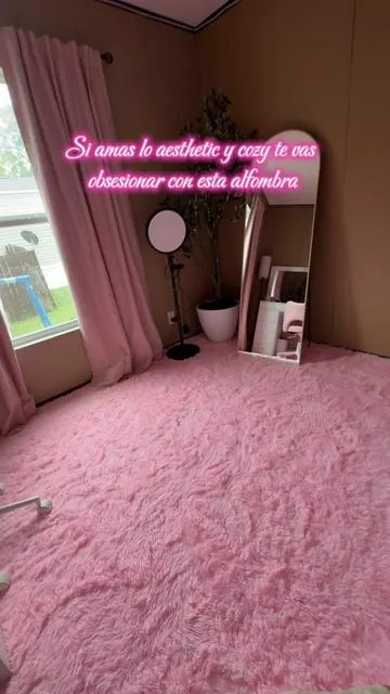 Con esta alfombra, mi cuarto se ve súper Aesthetic.. estoy obsesionada,  es súper Suavecita Velvet!! ##alfombra##mugorn##rug##summervibe##cozyrug