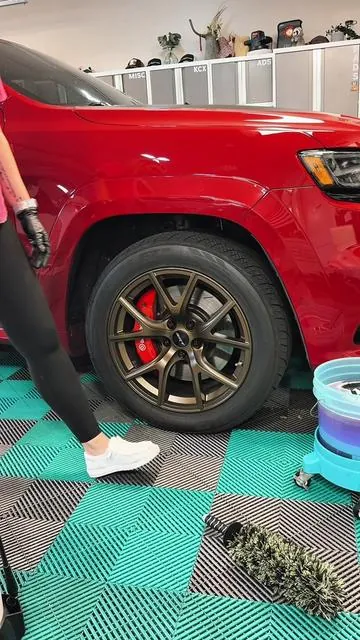 A new wheel barrel brush has entered my chat… The Viking V+ Barrel Brush is awesome! No brake dust spattering back at you and super safe with its combo media!   #wheelcleaning #barrelbrush #vikingcarcare 