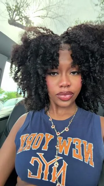 loveee this style downnnnn 😍😍😍@oqhairshop @OQHAIR #oqhair #oqgluelesswigs #vpartwig #afrocurly #summervibes 