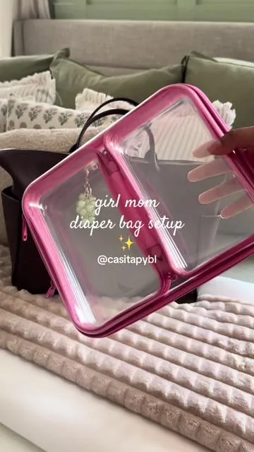 Pretty & organized ✨💓 #momhack #organizedmom #diaperbag #girlmom #diaperbagmusthaves 