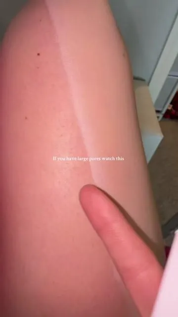 This color changing foundation is so blurring #colorchangingfoundation #foundationroutine #tiktokcosmetics #tiktokshopcreatorpicks 