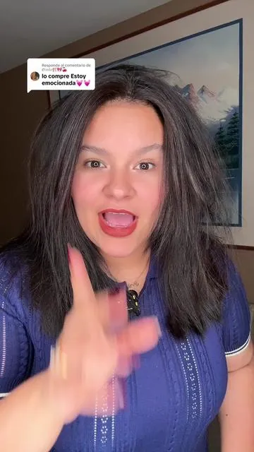Respuesta a @𝓒𝔦𝔯𝔠𝔩𝔢🩰🎀🍒 No pensé emocionarme tanto por un cepillo hasta que probé ESTE 😭✨ Desenreda súper fácil, no jala horrible el cabello y deja esa sensación tan rica al peinarte 💁🏻‍♀️🖤 Ahora entiendo completamente el hype 😂 #HairBrush #HealthyHair #HairCare #TikTokMadeMeBuyIt #BeautyFinds   