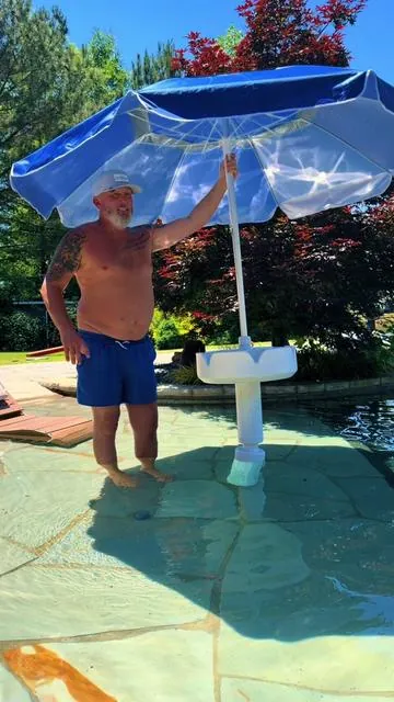 Floating pool umbrella bar is the backyard upgrade nobody knew they needed 😎☀️ #PoolTok #SummerMustHaves #tiktokshopsummervibes #BackyardGoals #PoolParty
