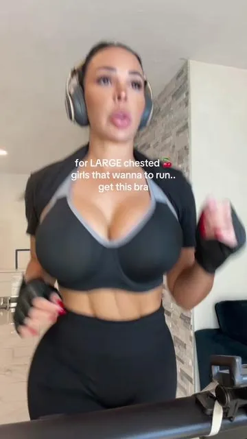 This bra will hold you DOWN... I'm a 34DDD. Good bra for running with big chest. #sportsbra #bra #minimizerbra #summervibes #tiktokshopcreatorpicks 