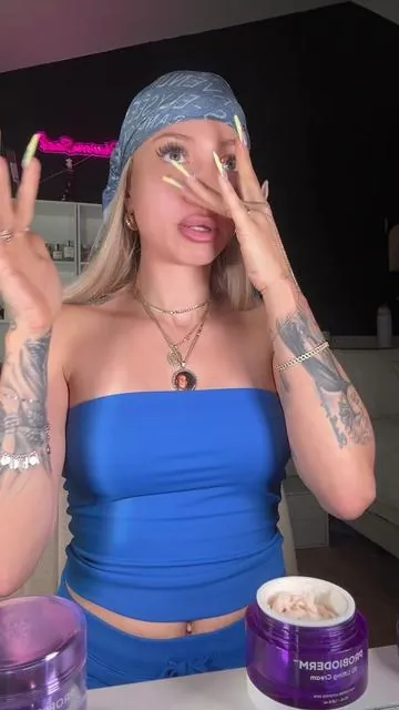 3D Lifting creams are next level skincare hacks 🧖🏼‍♀️🌟💛 #tiktokshopcreatorpicks #tiktokshopmemorialday #ttsverticalpro #saggingskin #biohealboh 