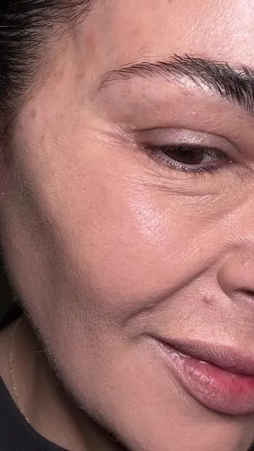Most foundations are not tested on us Mature or Aging woman. This is a product made for mature or lived in skin to make all of the foundations or concealers on the market for us #matureskinmakeup #over40 #cakeymakeup #makeup #makeuptutorial 