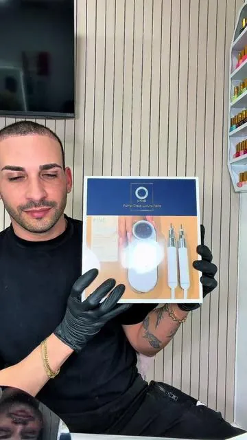 Este drill de ONAIL no es un drill normal 😮‍💨🔥 Tiene hasta inteligencia artificial para compensar automáticamente la fuerza mientras trabajas 💅⚡ 50,000 RPM, diseño premium, pantalla inteligente y una suavidad que se siente demasiado profesional  Y sí… trae sus brocas incluidas  Definitivamente uno de esos equipos que elevan el nivel de cualquier nail tech ✨ #ONAIL #NailDrill #RussianManicure #NailTech #UñasMiami