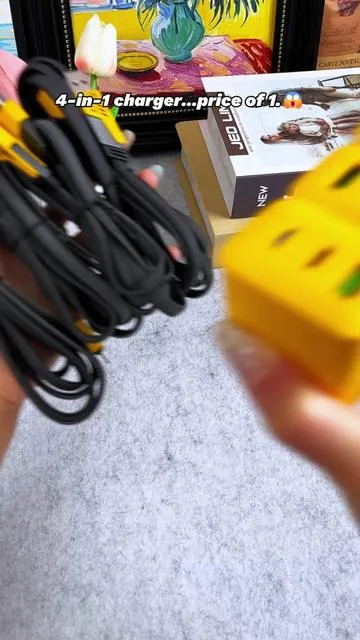 🚦 Travel or home, 4in1 charging cable is your BFF! Compact, durable & super useful! Don’t miss out! 🔌✈️ #summervibes☀️ #charging #chargingcable #cable #4in1charger 