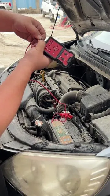 🚨🚗🚨¡No gastes dinero en reparaciones de auto! ¿No bajan las ventanillas? ¿No funcionan los limpiaparabrisas? Revisa esto primero.#Cars #Tools #Tips #DIY#SummerVibes