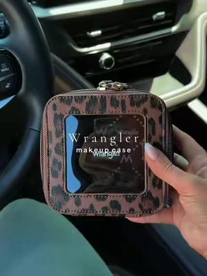 Perfect to stay organized in my car 🤎 @Rustic Charm Bootic #purse #pursetok #wranglerpurse #makeupcase #carorganization 