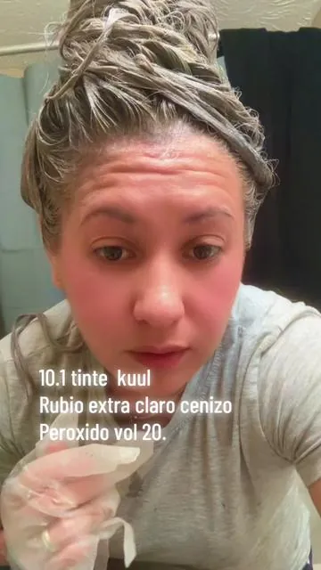 Tinte kuul. Aplicando color en casa. #toktokshop #tintekuul #colorencabello #colorimetriaprofesional #rubioextraclarodoradocenizo 