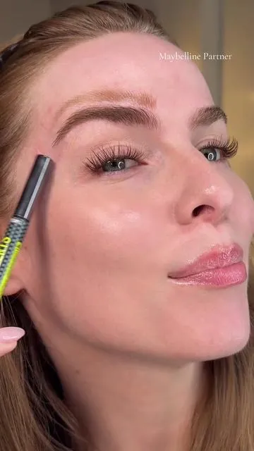@Maybelline NY this is one of my new favorite brow pens!! #maybelline #maybellinepartner #tiktokshopcreatorpicks #browpen #microblading 