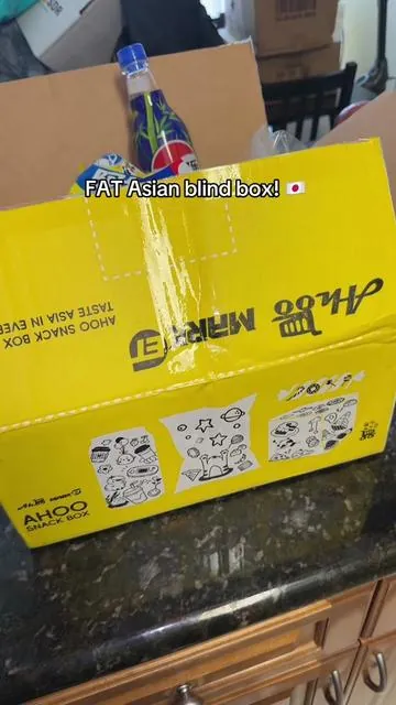So much more fun than American snacks  #asiansnacks #asiansnackbox #japanesecandy #japanesesnacks 