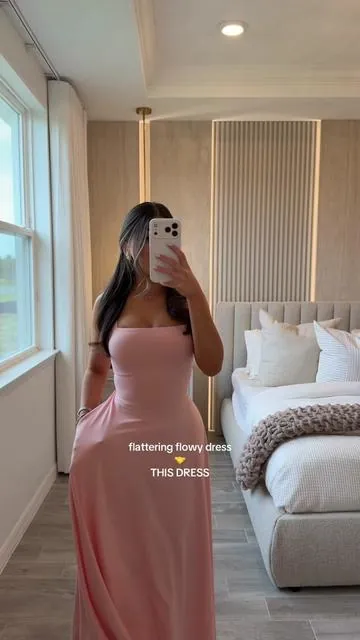 They had me at POCKETS + CORSET  #flowydress #maxidress #springdress 