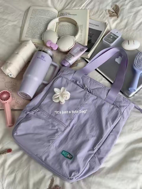 #whatsinmybag #totebag #backpack #SummerVibes #everydayessentials 