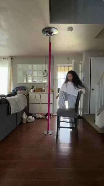 take my pole down with me for family dinner LOL (took me less than 3 mins)