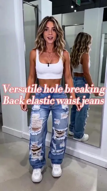 The baggy jeans of my dreams. ✨ Distressed, high-waisted, and perfect for that street-style look.#streetwear #baggyjeans #springoutfit #denimlook #outfitinspo。