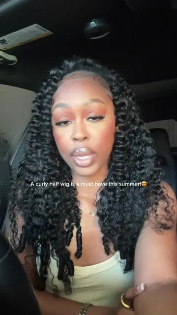 The perfect summer hairstyle! #mamushowhair #burmesecurlyhalfwig #halfwig #summerhairstyles 