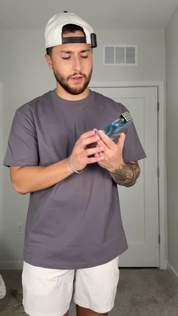 Azzaro chrome fragrance #fragrance #cologne #colognetiktok 