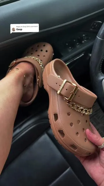 Replying to @Gray Girl adjustable crocs are just better 🤎 @Crocs #crocs #crocsnewarrivals #crocsgang #tiktokshopcreatorpicks 