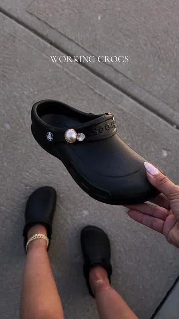 #workingcrocs #crocs #nonslipshoes 