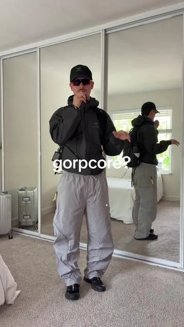 New hiking pants! #hikingpants #gorpcore #hikinggear 
