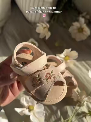 huarachitos hermosos 🌸 #huaraches #babyshoes #babysandals #girlmom #babyfashion 
