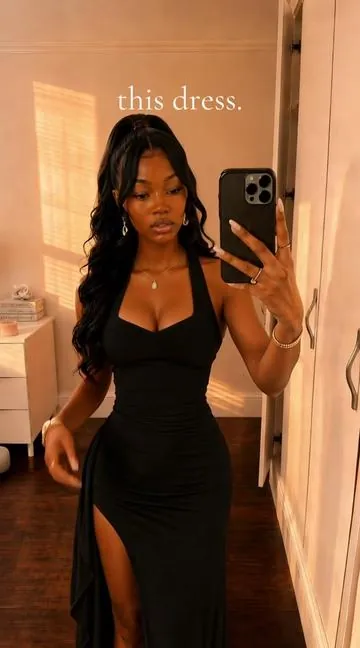 So flattering 🫶🏾 #backlessdress #maxidress #mirror 